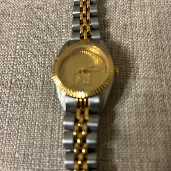 JOHN DEERE WATCH - Picture 2 of 4